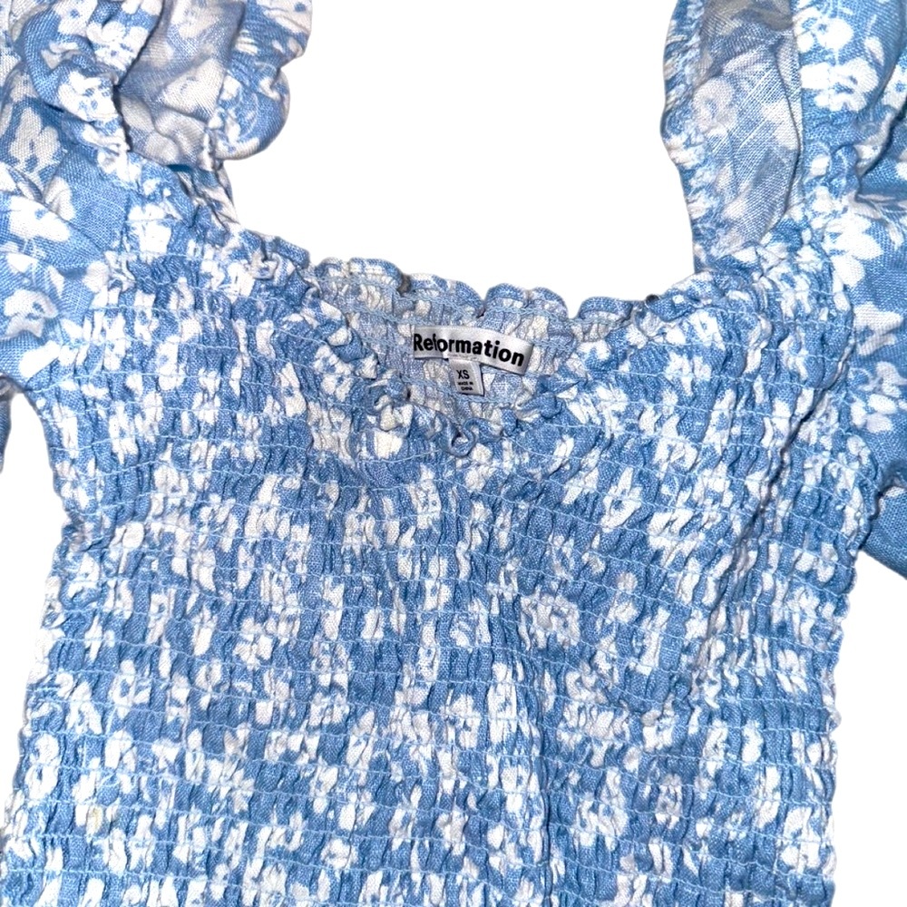 Reformation Blue Floral Smocked Linen Top XS Puff Sleeve Cottagecore Chic - Picture 3 of 4